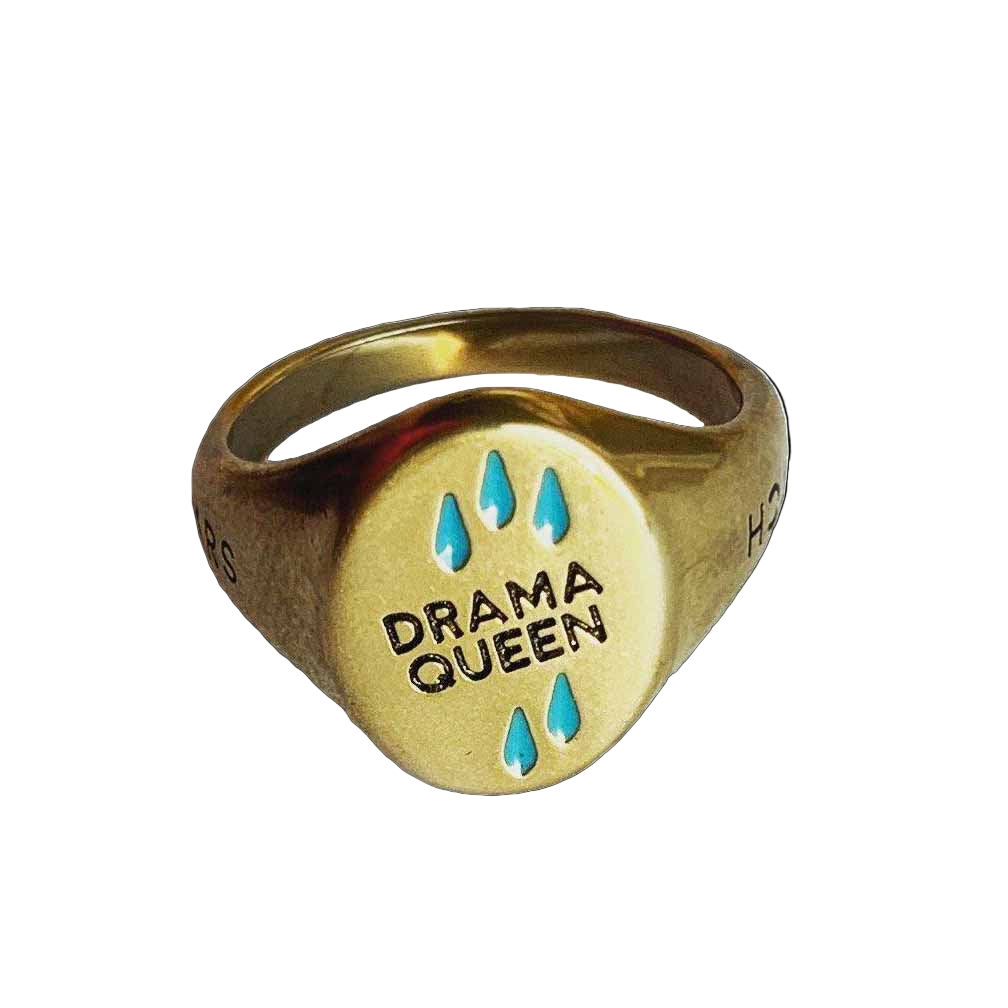 DRAMA QUEEN SIGNET